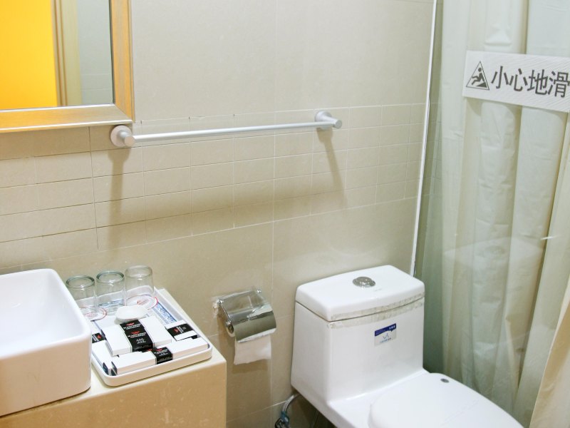hotelPic