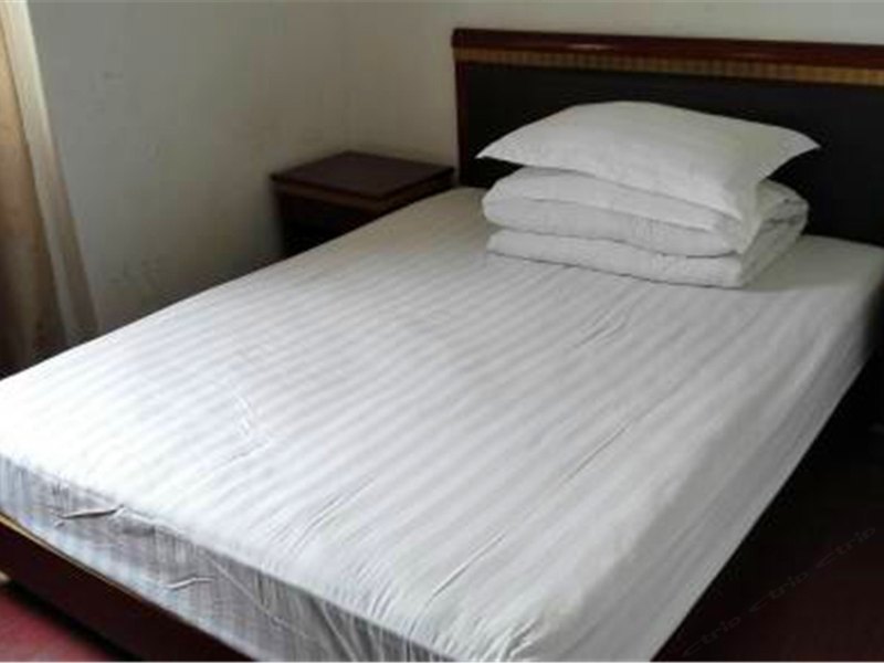 hotelPic