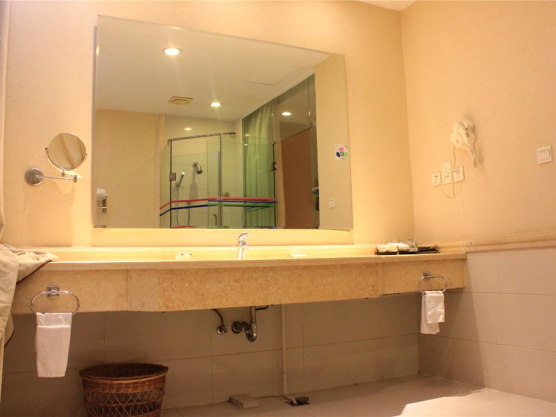 hotelPic