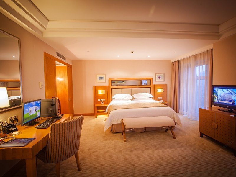 hotelPic