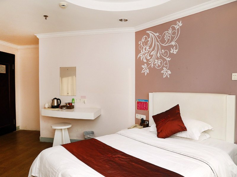 hotelPic