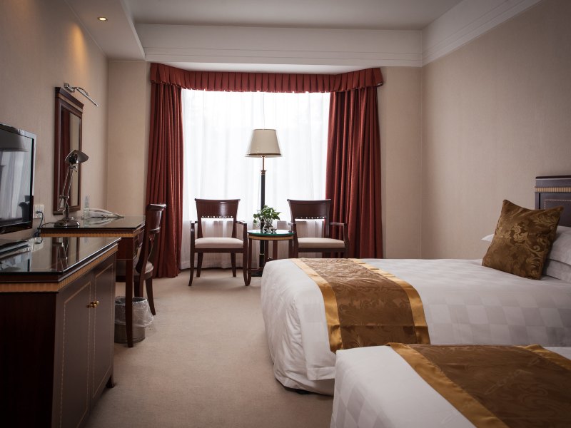 hotelPic