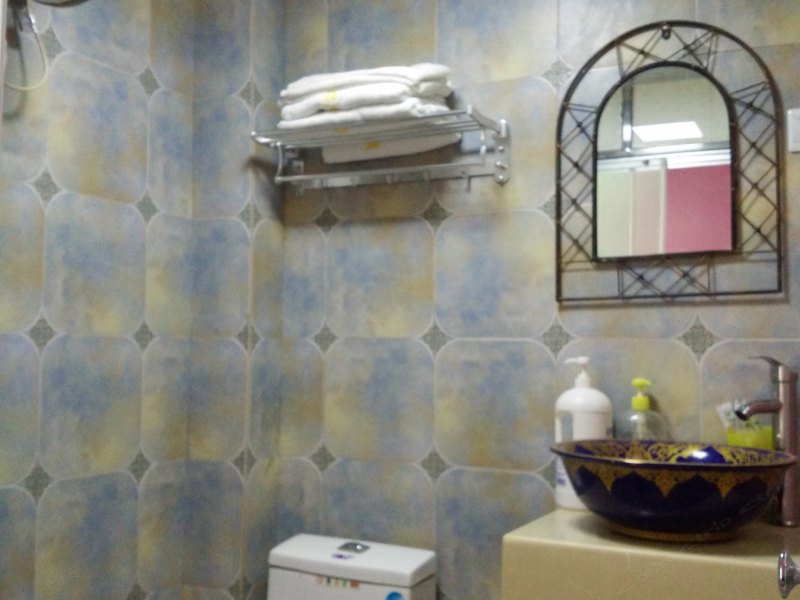 hotelPic