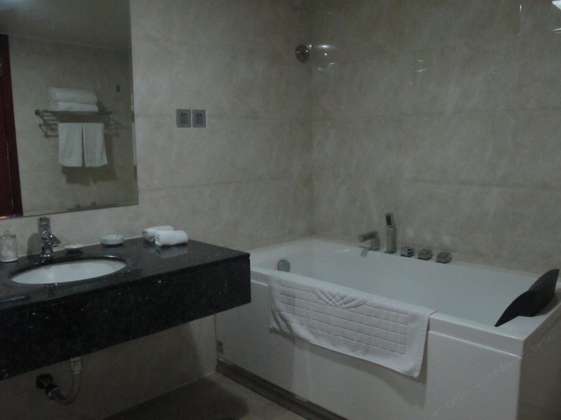 hotelPic