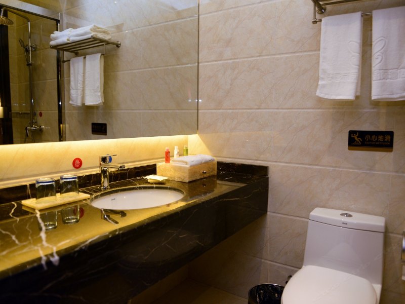 hotelPic