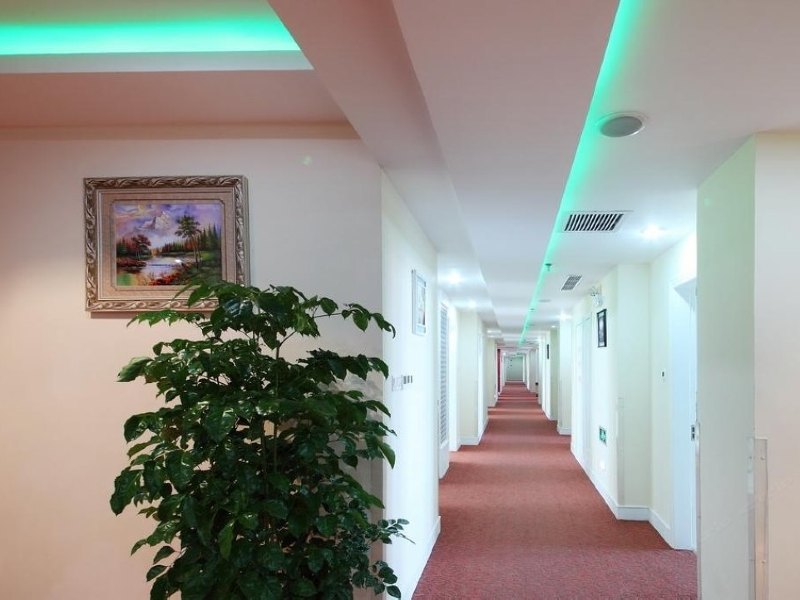 hotelPic