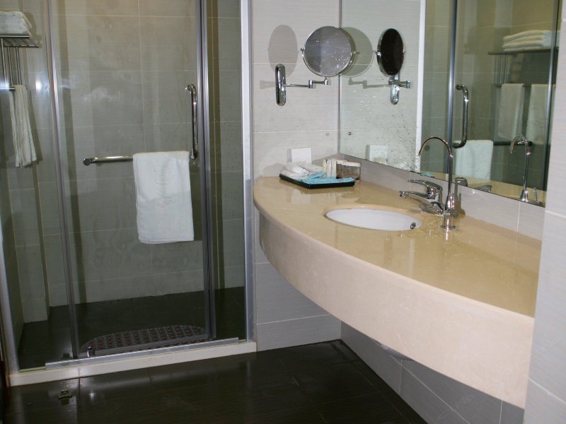 hotelPic