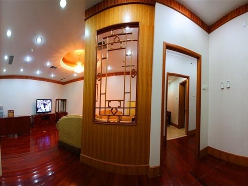 hotelPic