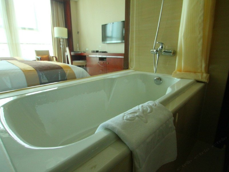 hotelPic