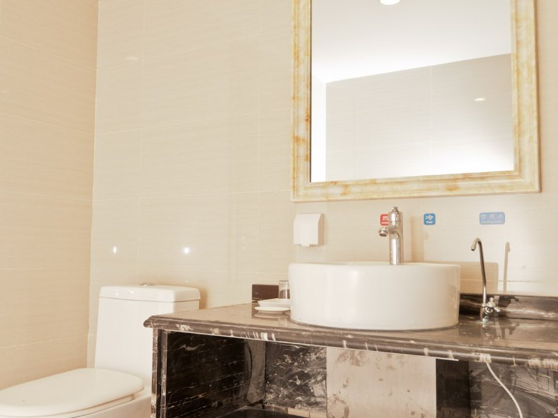 hotelPic