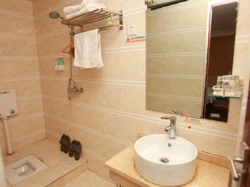 hotelPic