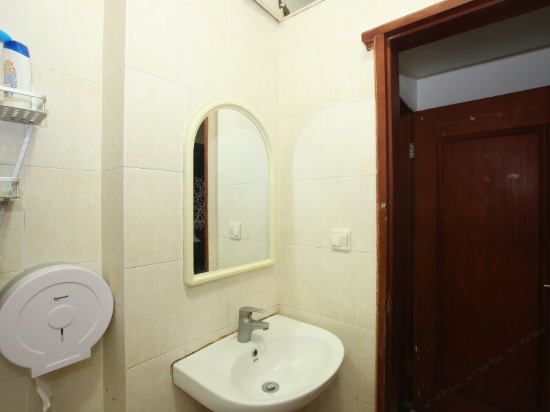 hotelPic