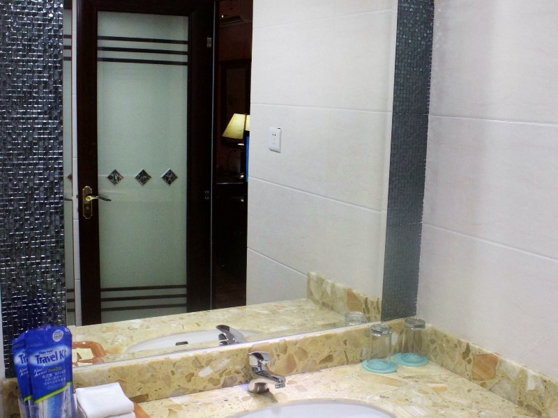 hotelPic
