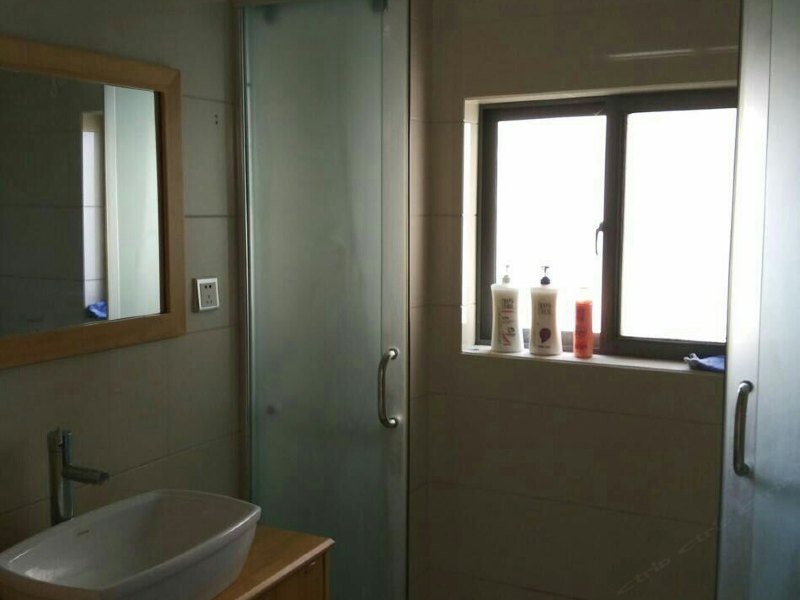 hotelPic