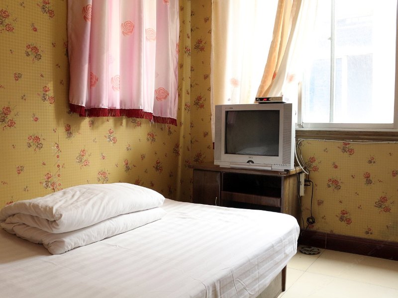 hotelPic