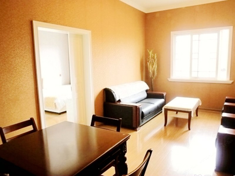 hotelPic