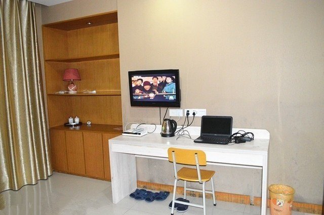 hotelPic