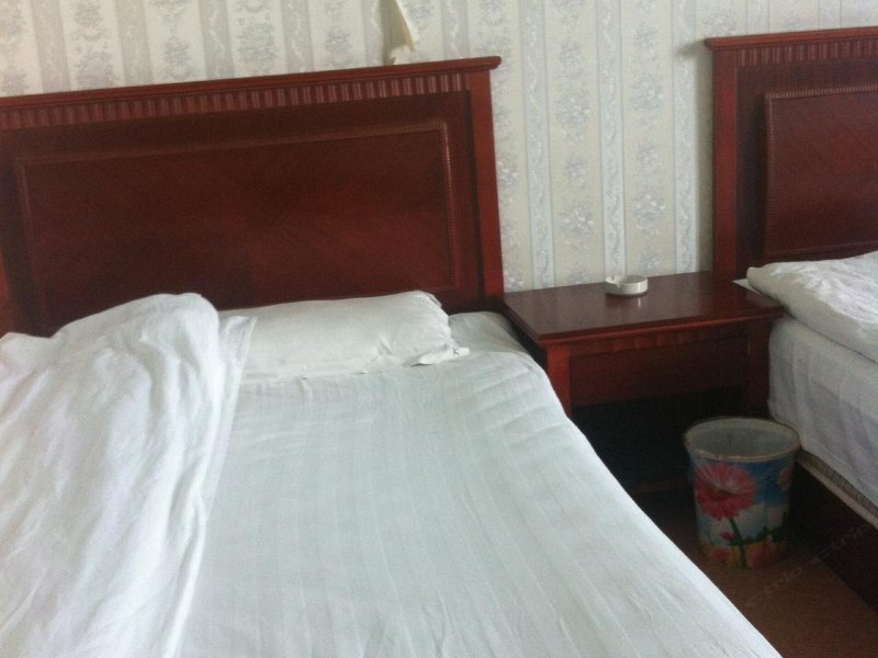 hotelPic
