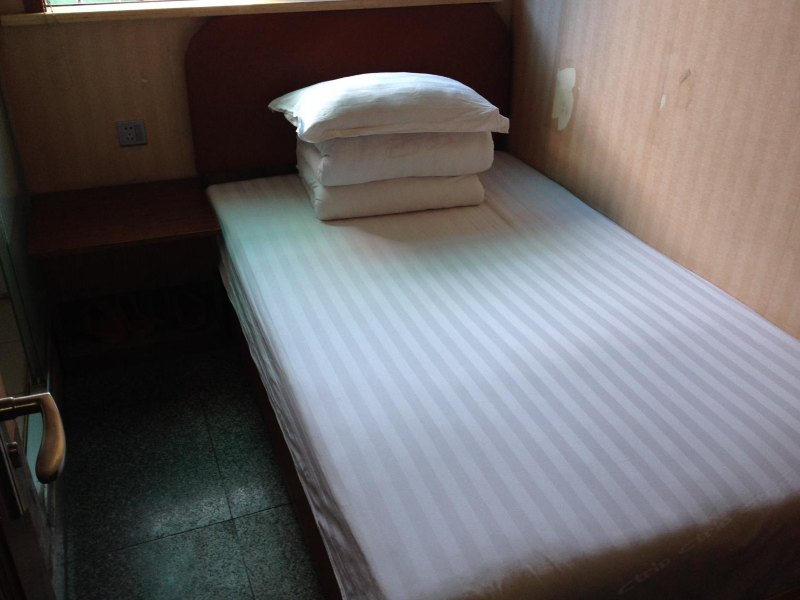 hotelPic