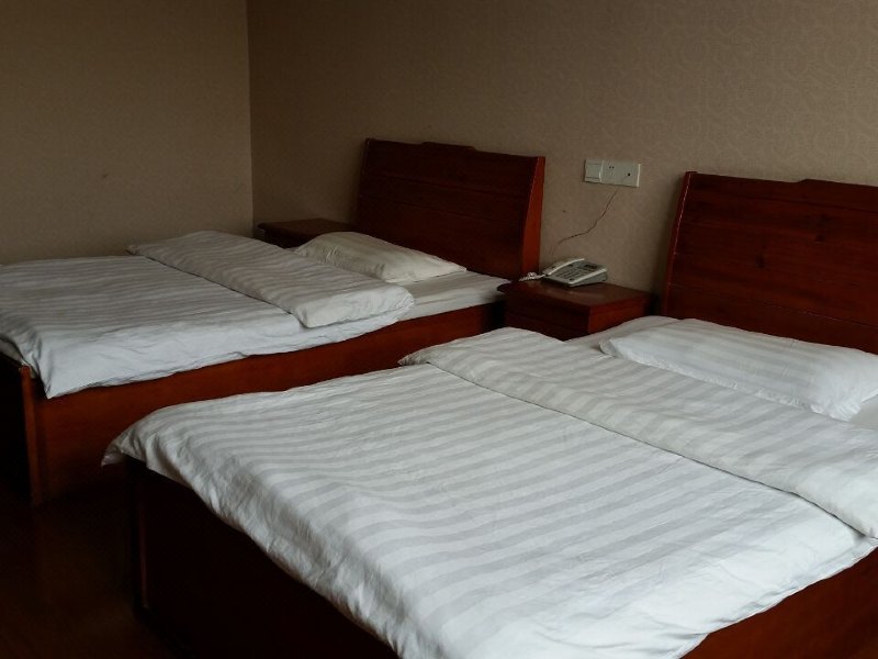 hotelPic