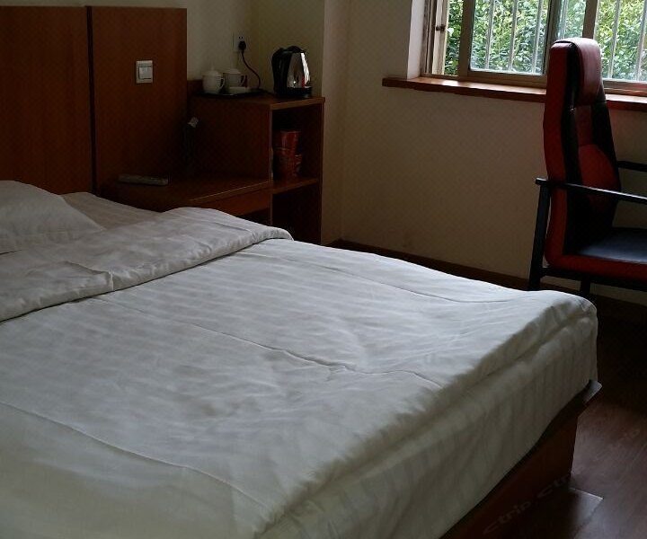 hotelPic