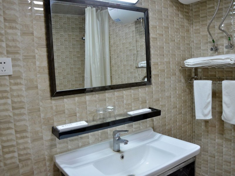 hotelPic