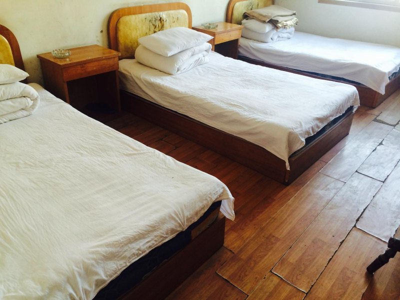 hotelPic