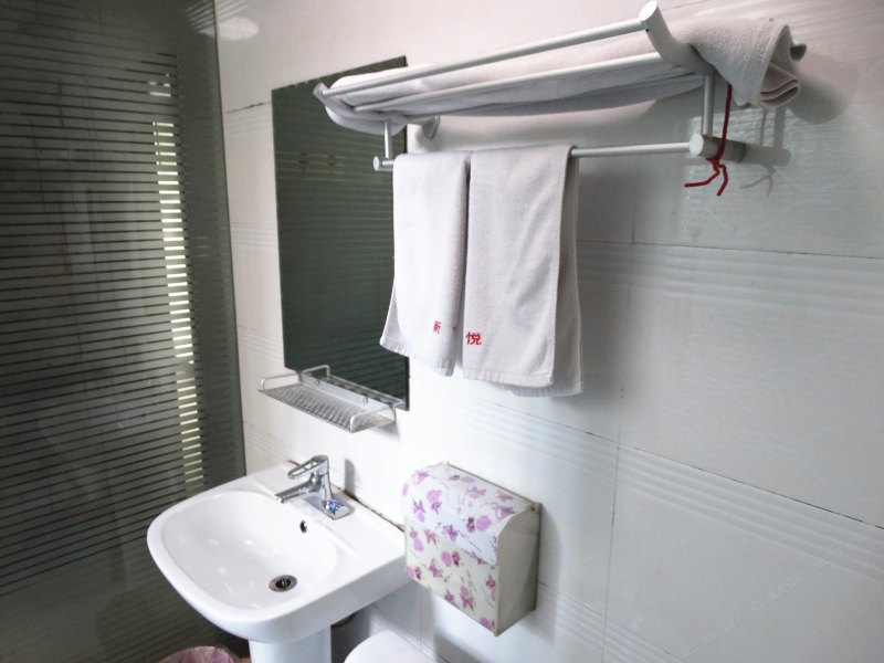 hotelPic