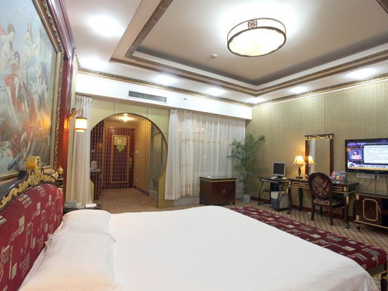 hotelPic