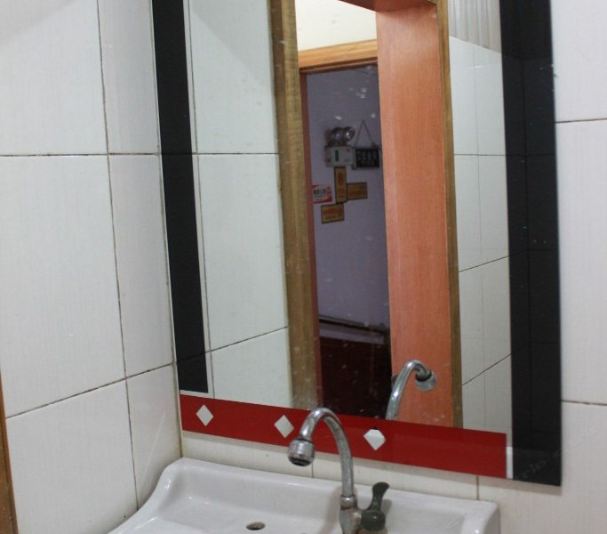 hotelPic