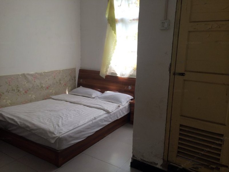 hotelPic