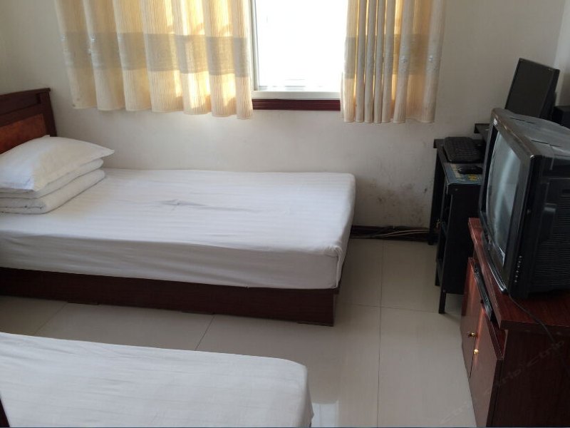 hotelPic