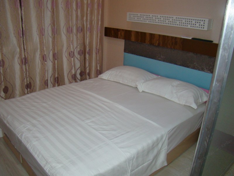 hotelPic