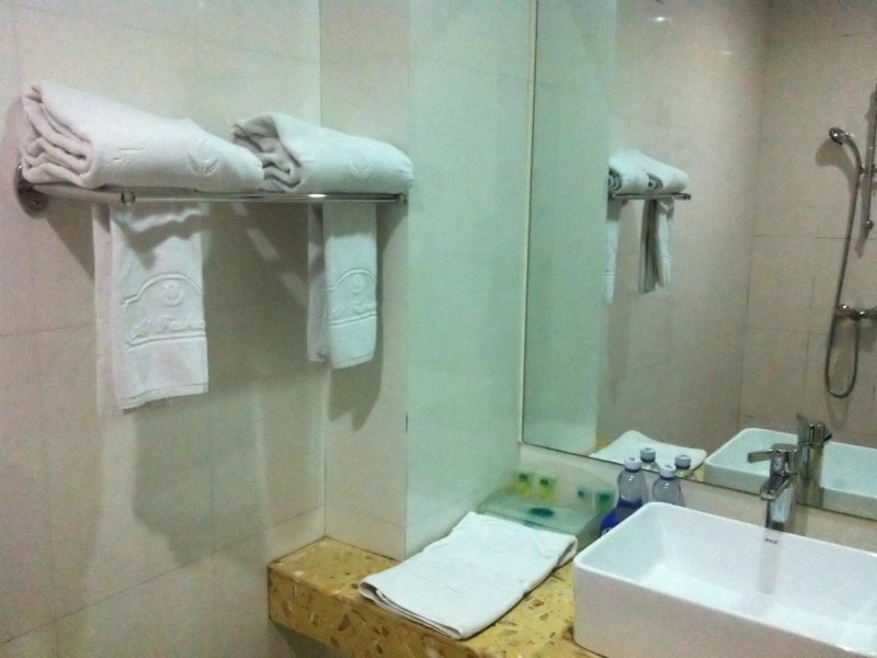 hotelPic