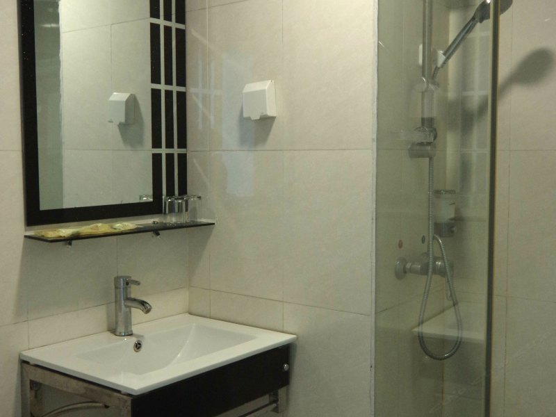 hotelPic