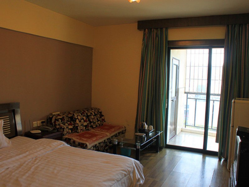 hotelPic