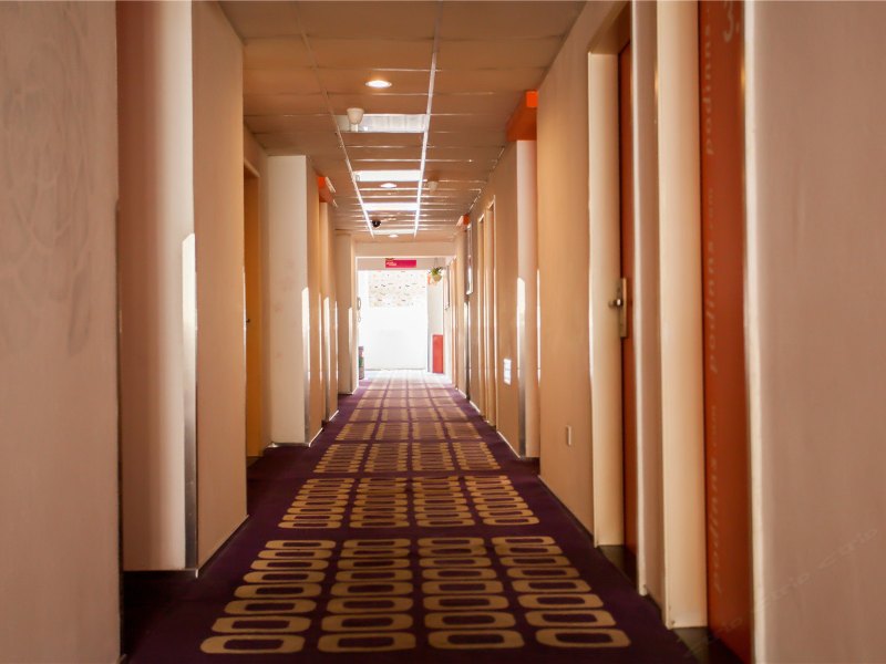 hotelPic
