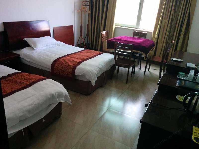 hotelPic