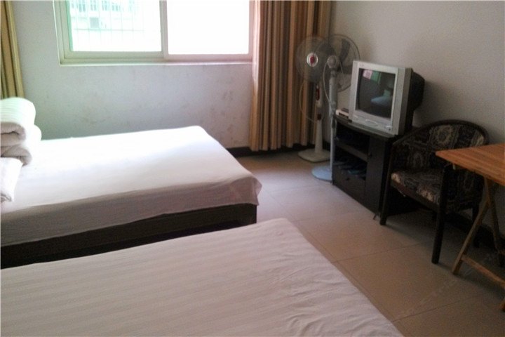 hotelPic