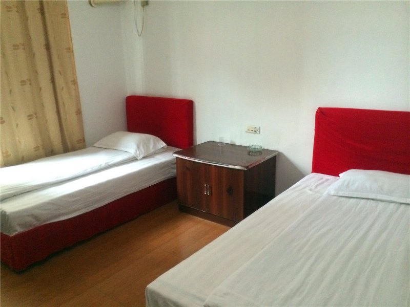 hotelPic
