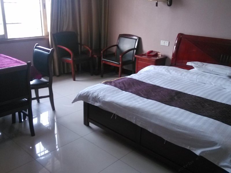 hotelPic