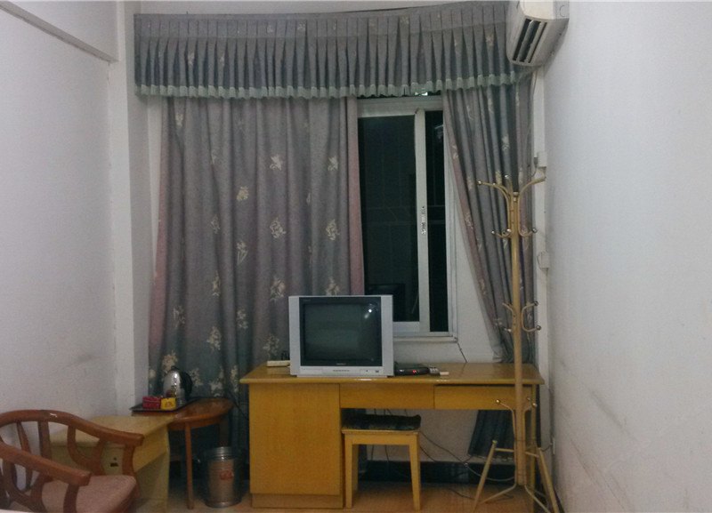 hotelPic