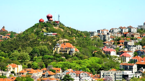 信号山景点印象:青岛市的标志性景观,360度俯瞰青岛全景.