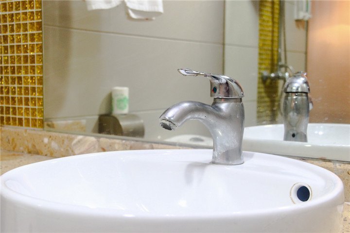 hotelPic
