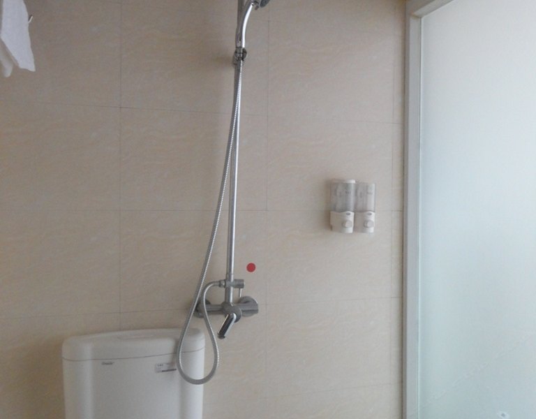 hotelPic