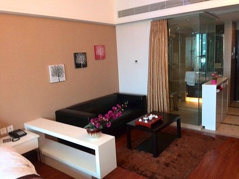 hotelPic