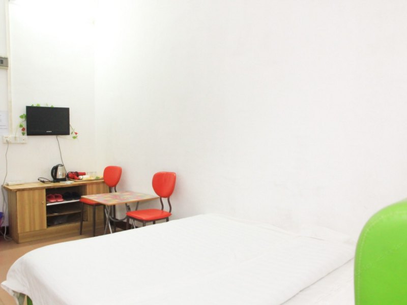 hotelPic