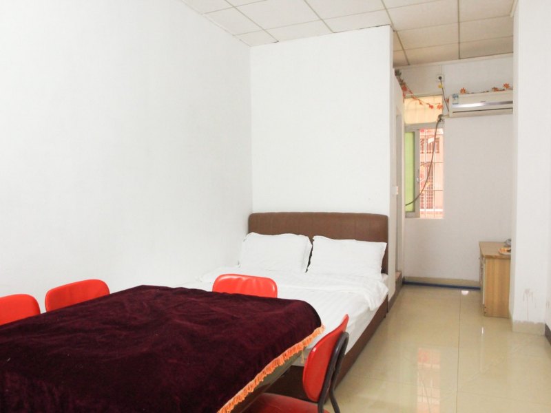 hotelPic