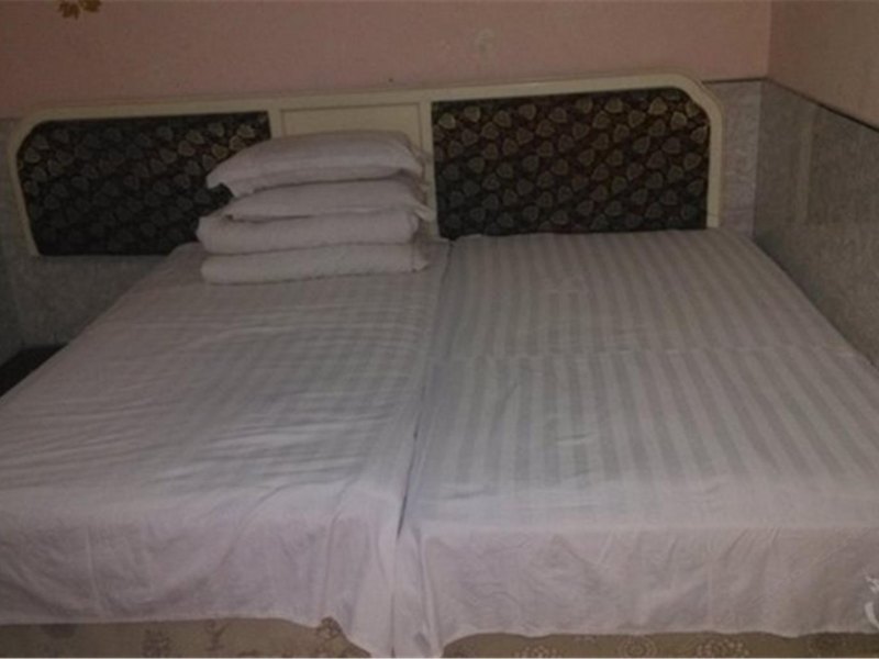 hotelPic
