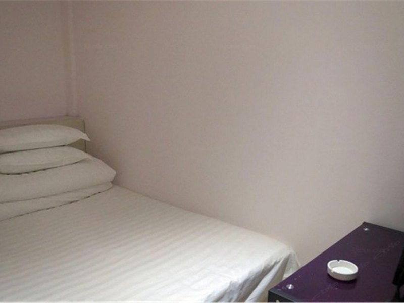 hotelPic